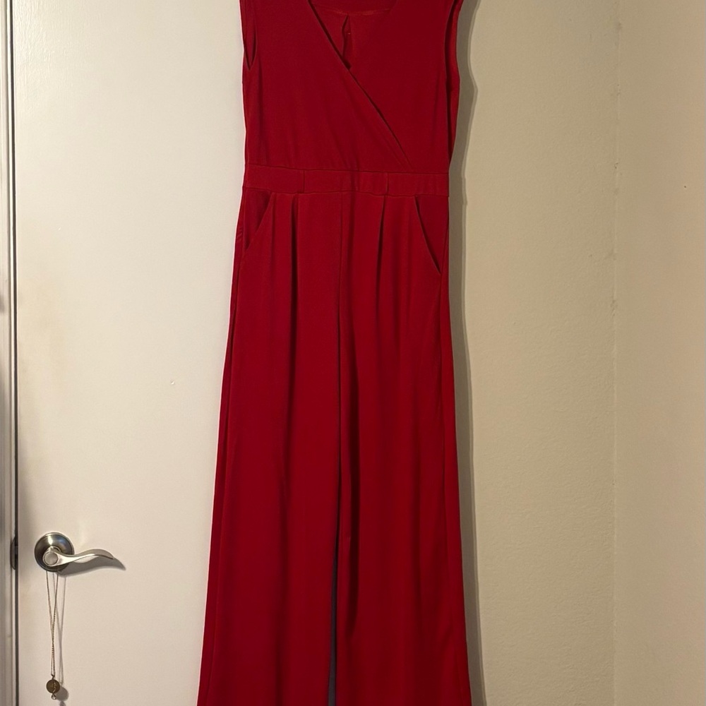 Elegant Red Sleeveless Jumpsuit